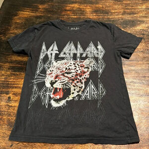 Def Leppard xs faded black t shirt band T